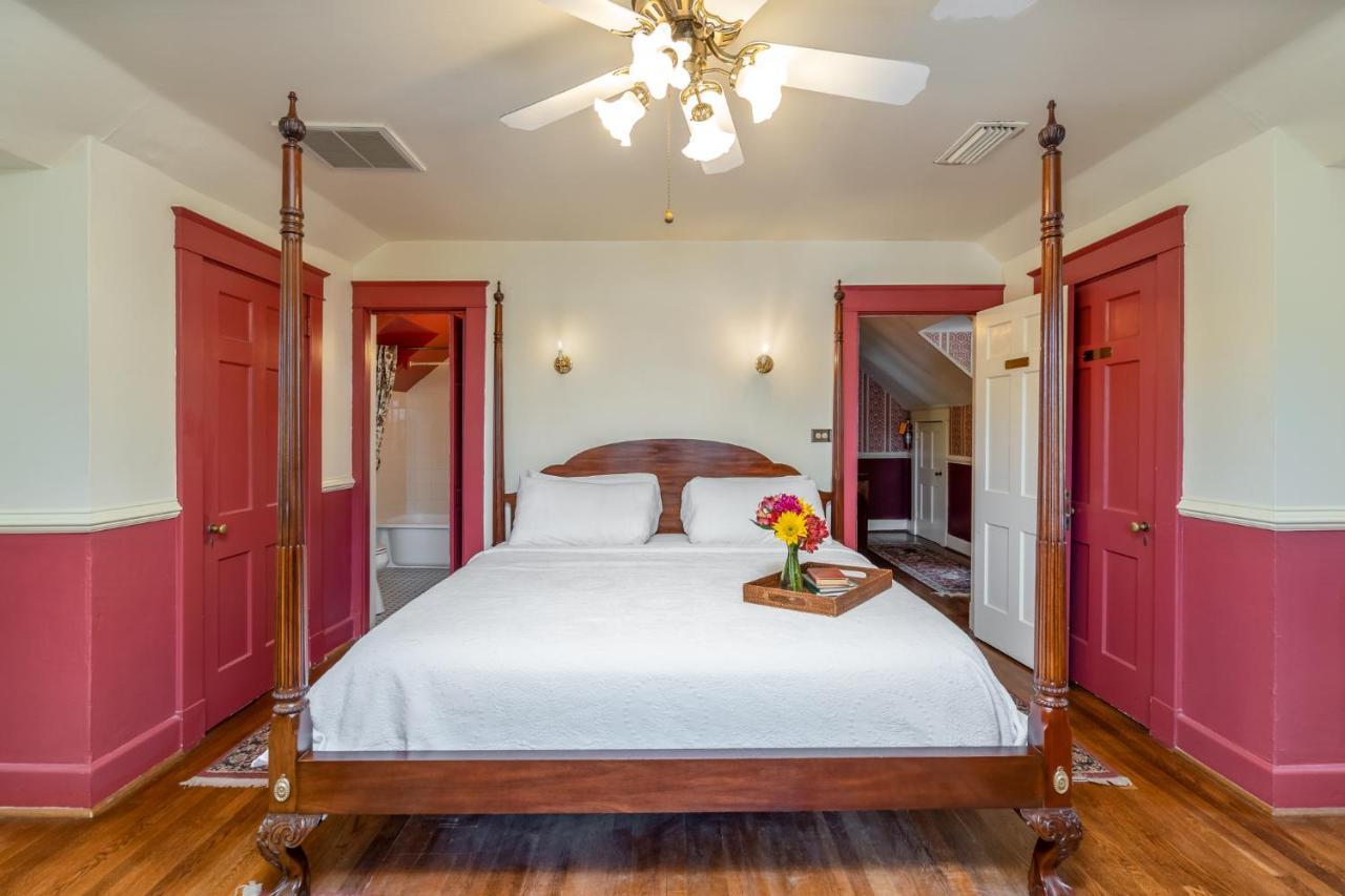 Cedars Of Williamsburg Bed & Breakfast Extérieur photo
