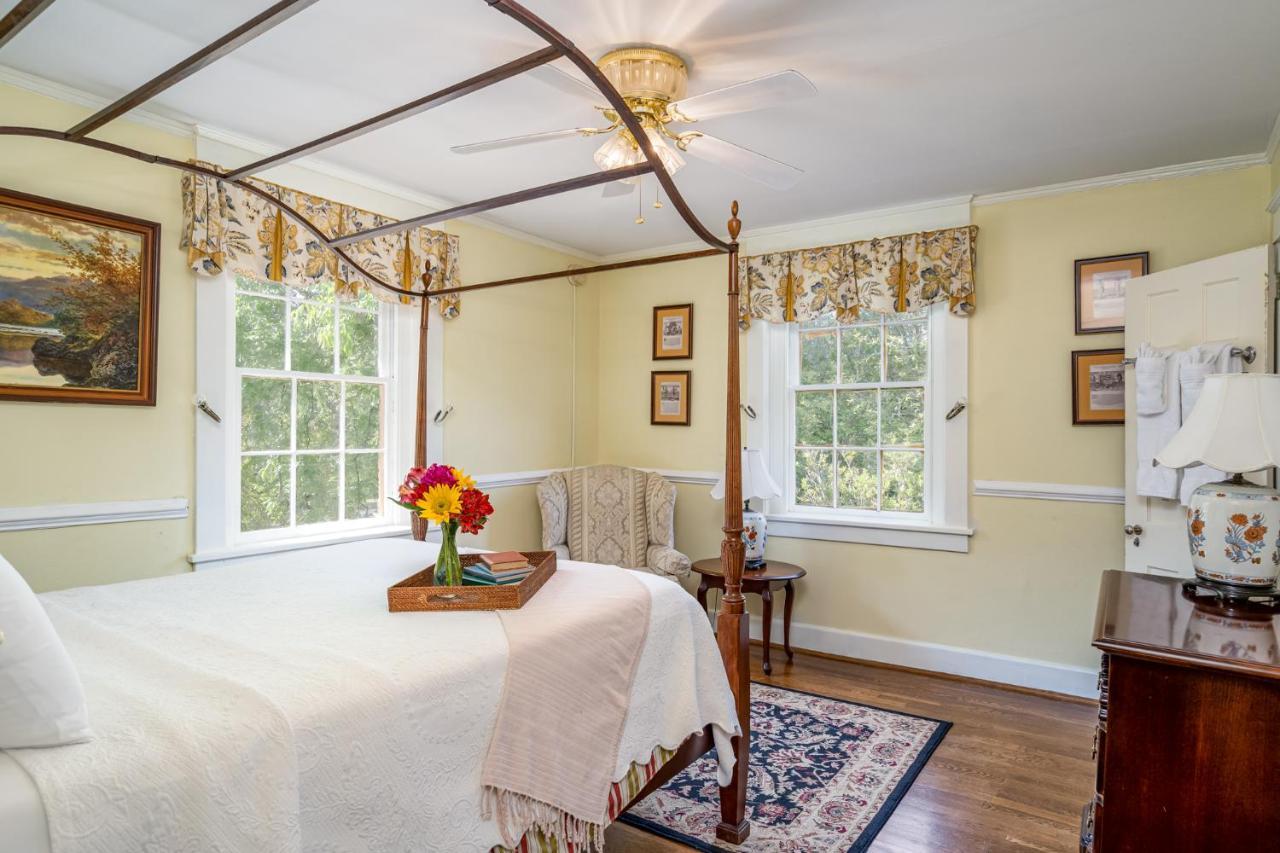 Cedars Of Williamsburg Bed & Breakfast Extérieur photo