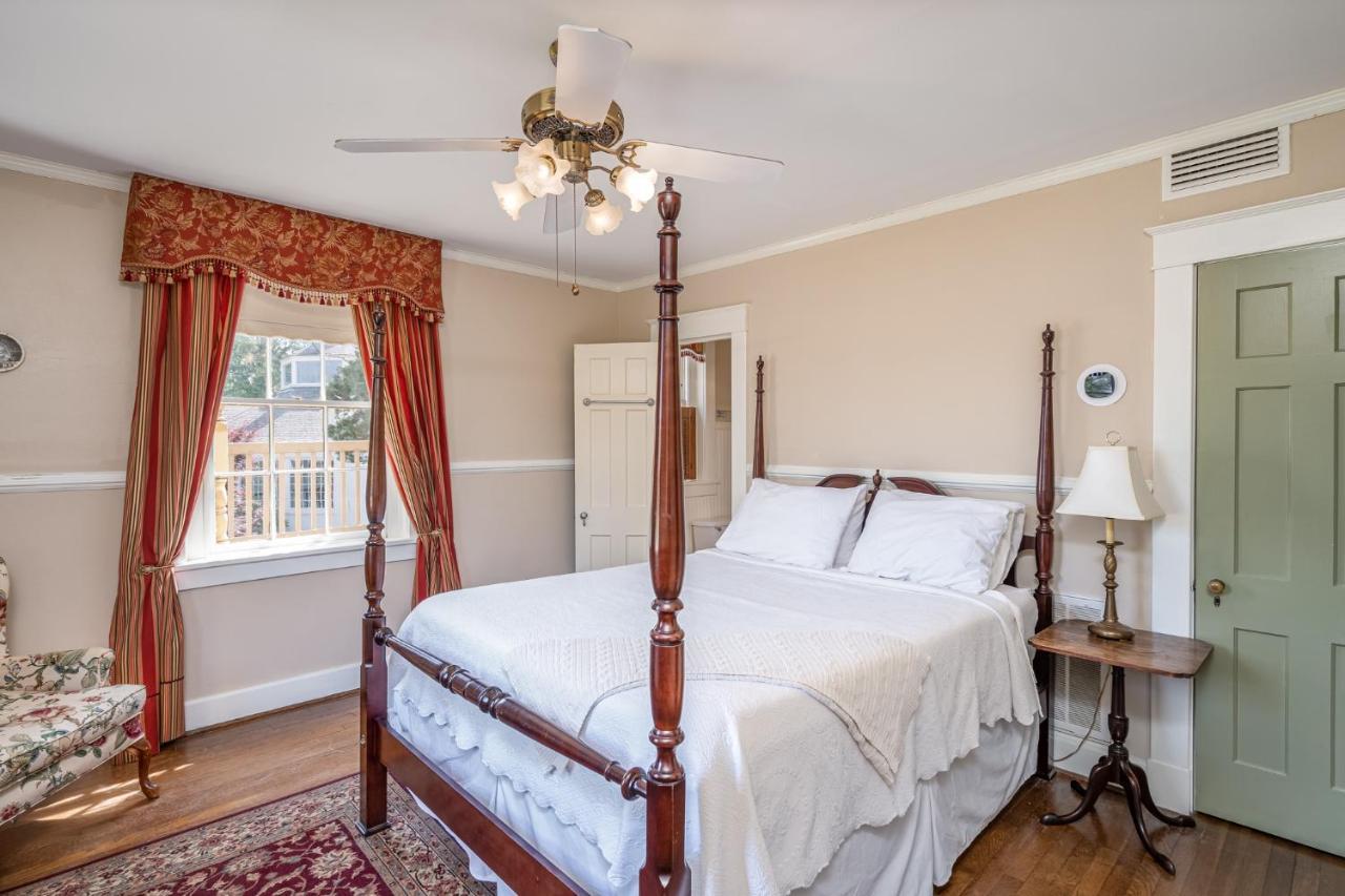 Cedars Of Williamsburg Bed & Breakfast Extérieur photo