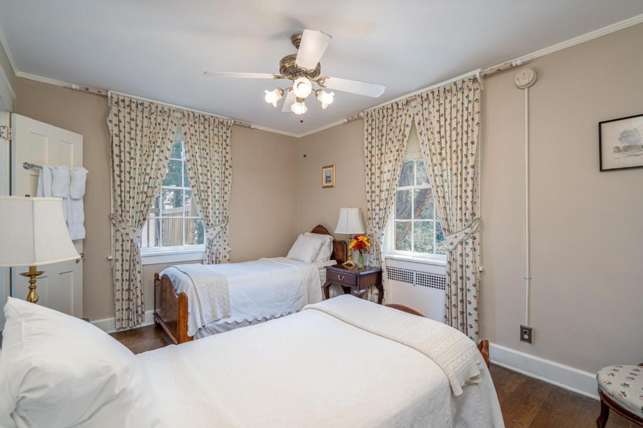 Cedars Of Williamsburg Bed & Breakfast Extérieur photo