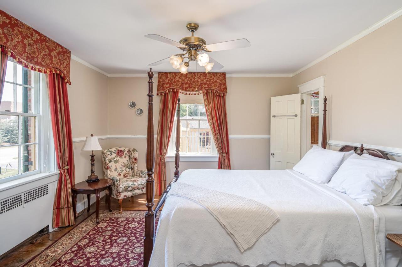 Cedars Of Williamsburg Bed & Breakfast Extérieur photo