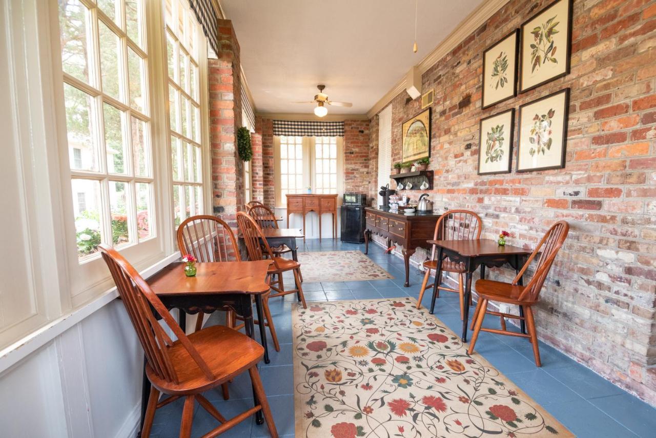 Cedars Of Williamsburg Bed & Breakfast Extérieur photo