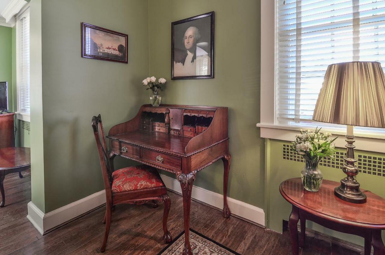 Cedars Of Williamsburg Bed & Breakfast Extérieur photo