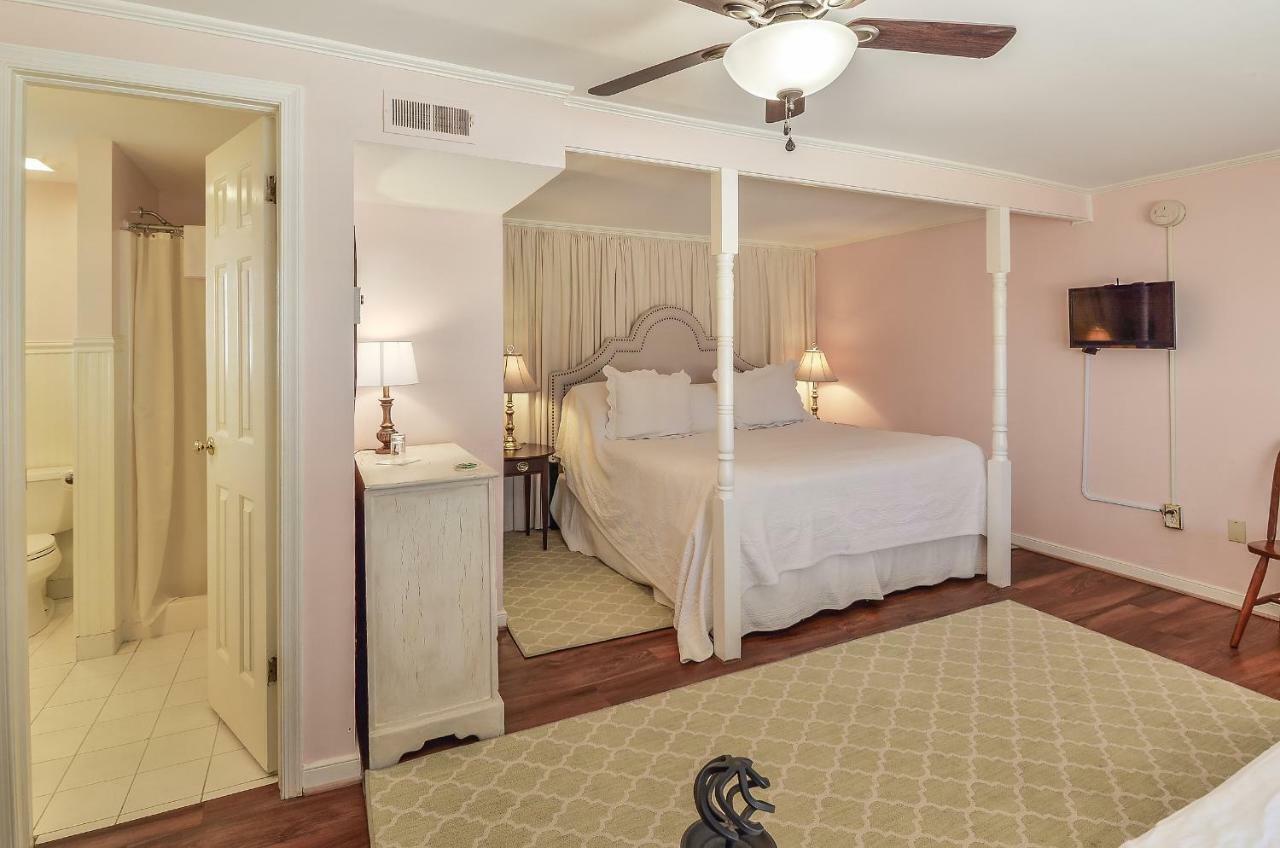 Cedars Of Williamsburg Bed & Breakfast Extérieur photo