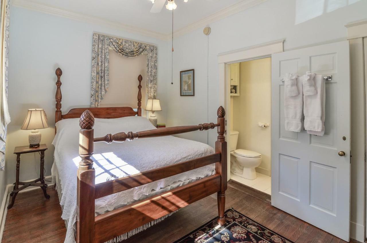 Cedars Of Williamsburg Bed & Breakfast Extérieur photo